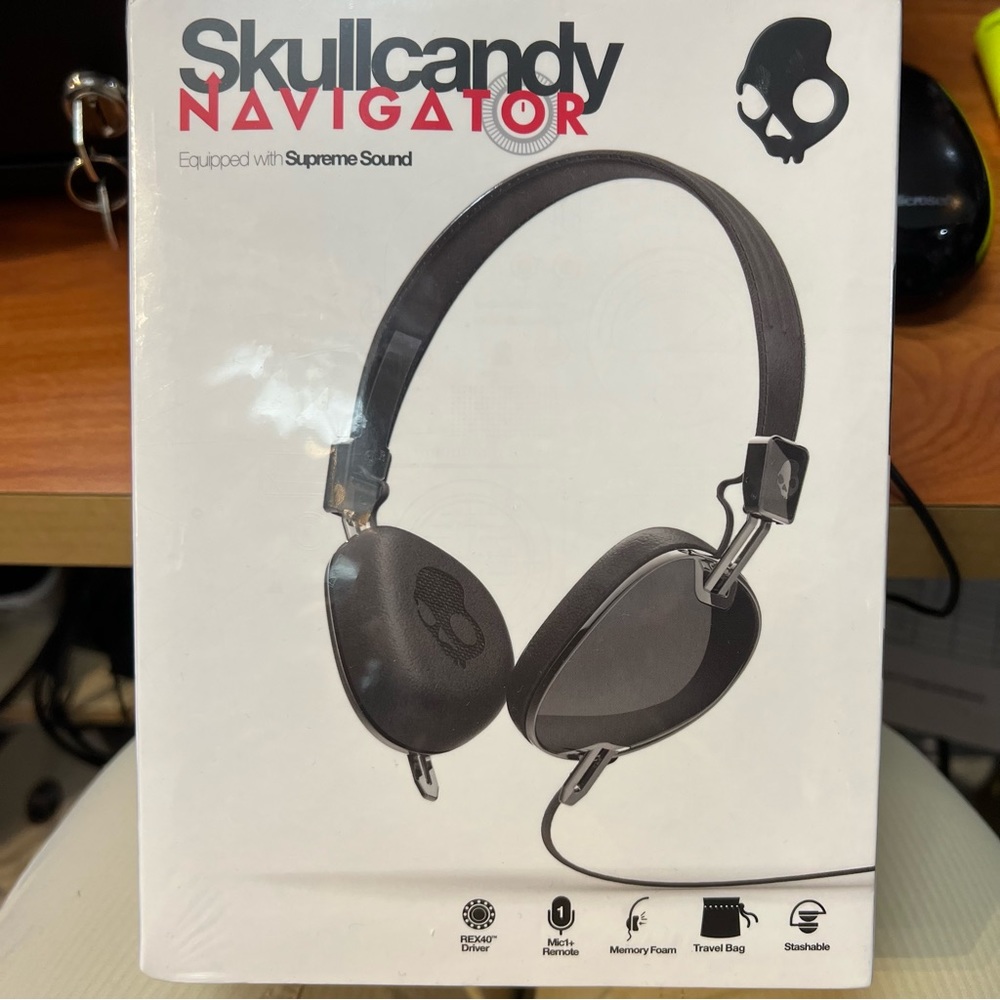 NIB Skullcandy Navigator Headphones